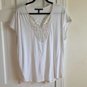 White House Black Market Ivory Embroidered Blouse Short Sleeved Tee